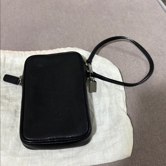 Coach multi-use pouch - Picture 3 of 5